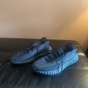 Yeezy 250 V2 Onyx Sneakers